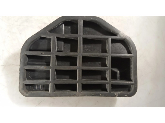 Передний держатель бампера