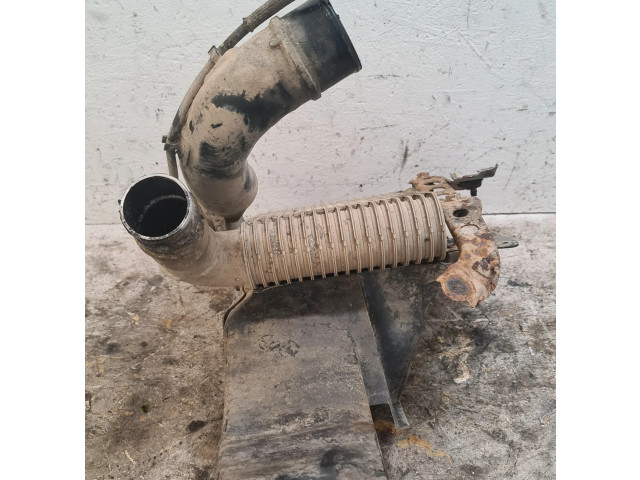 Интеркулер     Toyota Avensis Verso 2.0