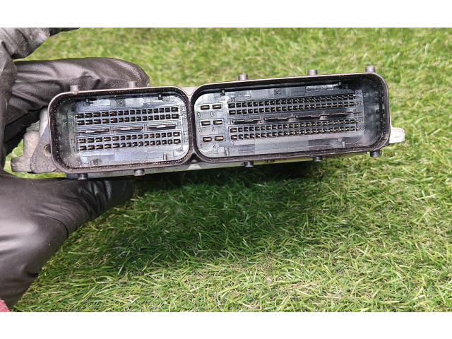 Блок управления двигателем Блок управления 04E907309B, 0261S07497 Volkswagen Jetta VI