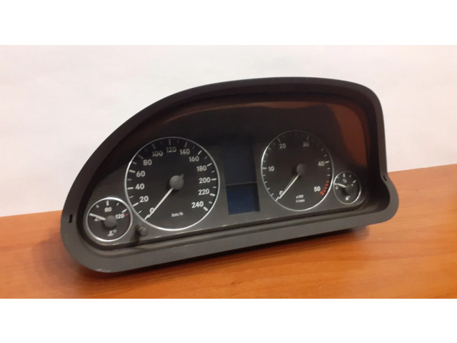 Přístrojová deska Mercedes-Benz A W169 2005 2851, 1031098101