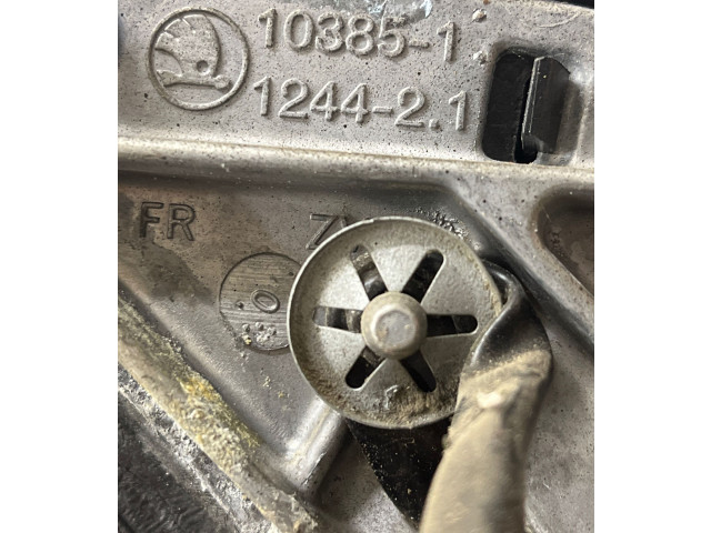 Зеркало электрическое Skoda Fabia Mk2 (5J) 2007 - 2014 года