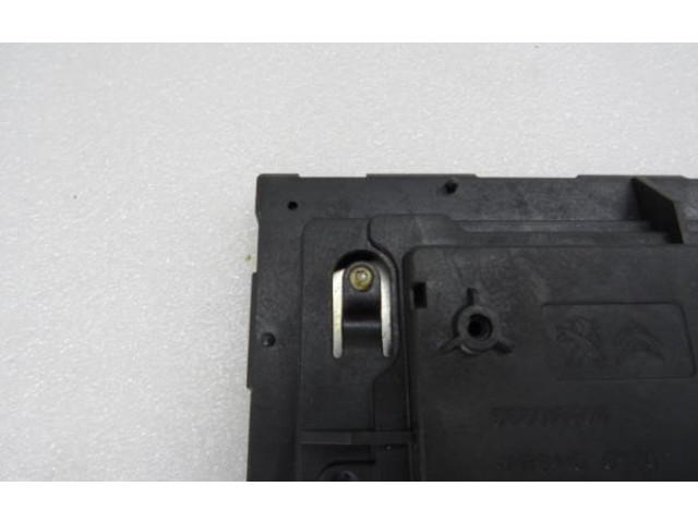 Дисплей 983042648000, 0LKP3J0K543A Citroen Berlingo