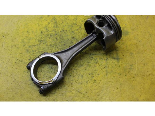 Píst 07L107103R   Audi A8 S8 D3 4E     