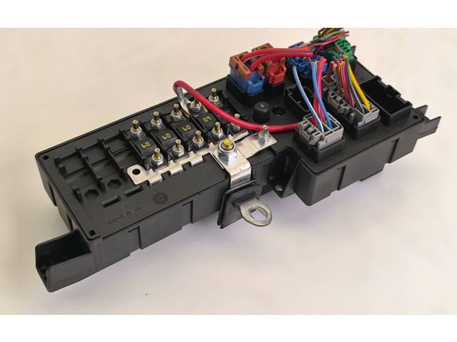 Блок предохранителей 518788104, 8678449   Volvo V70    