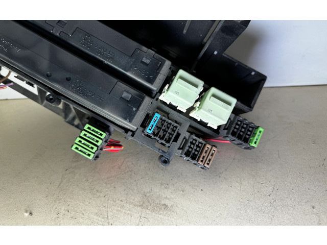 Pojistková skříňka 61131378539, 1378539 BMW 5 E34 1994