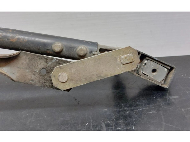 Моторчик дворников     Volvo 440