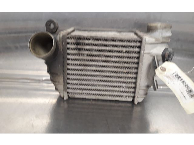 Интеркулер  8N0145803C   Audi TT Mk1 