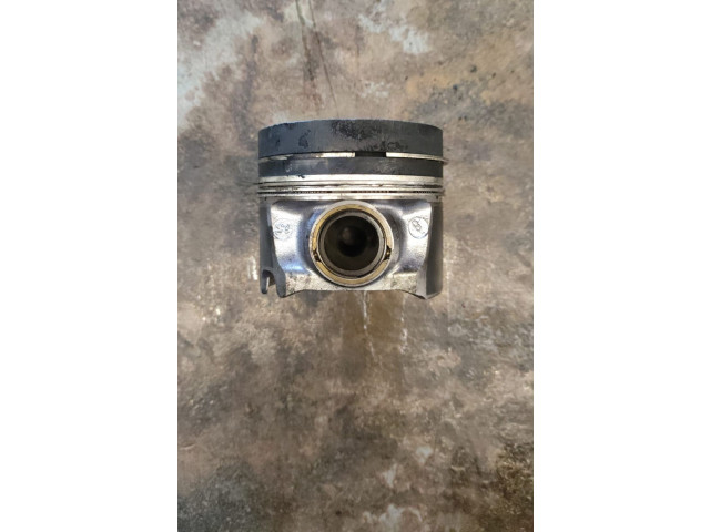  Поршень    Skoda Superb B6 (3T)  