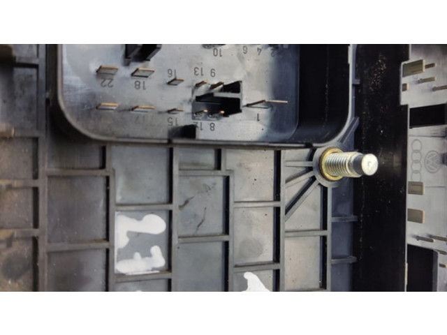 Pojistková skříňka 1K0937124, 1K0937124H Audi A3 S3 8P 2007