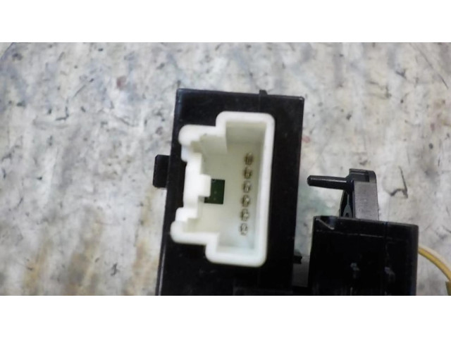 Подушка безопасности водителя BBP366CS0 Mazda 3 II