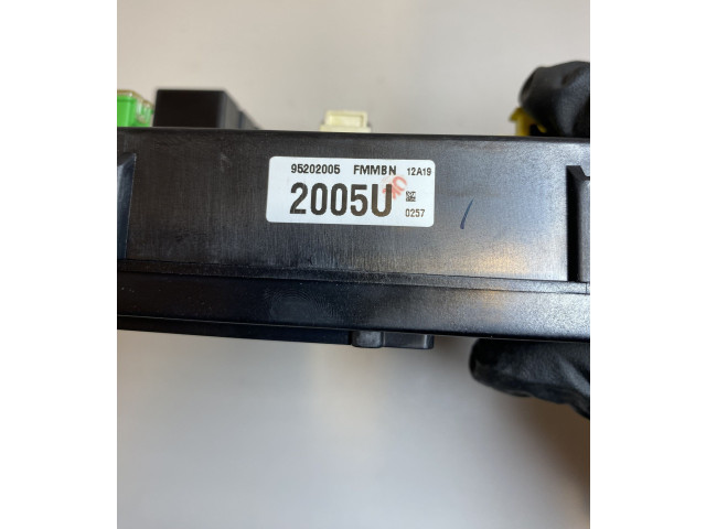   Pojistková skříňka 95202005   Opel Antara 2012