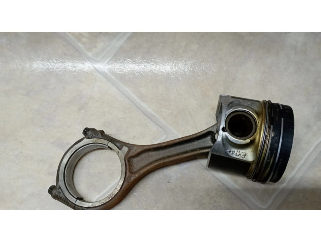 Píst 174, T40 Audi A6 S6 C6 4F pro naftový motor 3.0