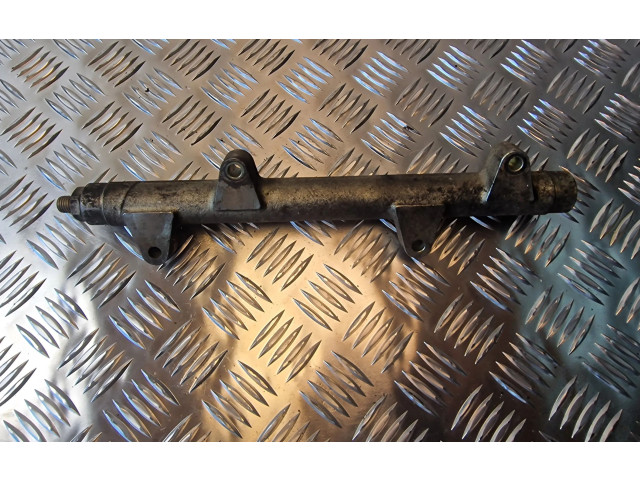 Vstřikovací lišta 057130089C Audi A8 S8 D3 4E