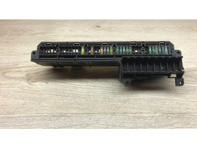 Pojistková skříňka 15613290 BMW 5 E60 E61 2004