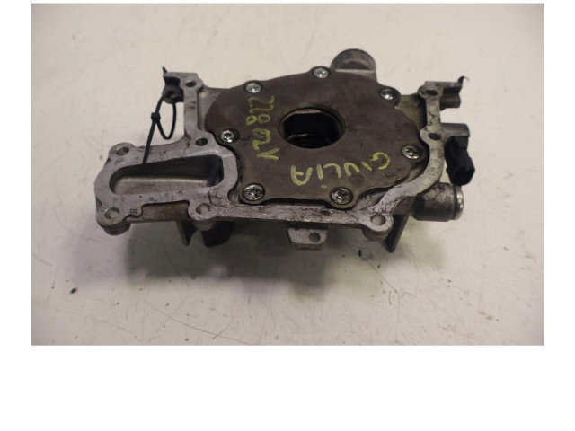 Масляный насос 55266388 552698060 Alfa Romeo Giulia