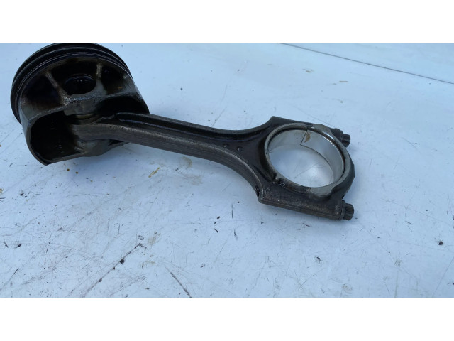 Поршень с шатуном Volvo V40 для бензинового двигателя 1.5