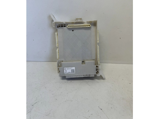 Pojistková skříňka 8273060180 Toyota Land Cruiser (J150) 2017