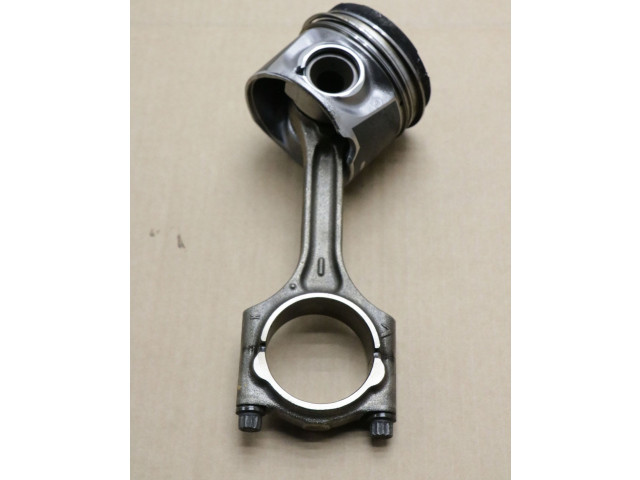  Поршень с шатуном D 5244 T12 174, 174  Volvo V70  