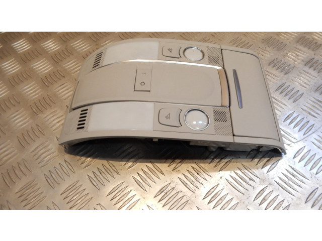 Фонарь освещения передних мест