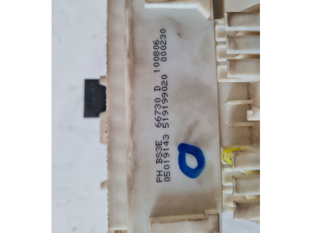 Блок предохранителей 519199020 Mazda 3 I