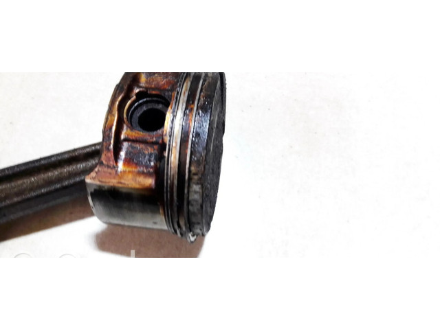 Píst 4418 Alfa Romeo 156 pro benzínový motor 1.8