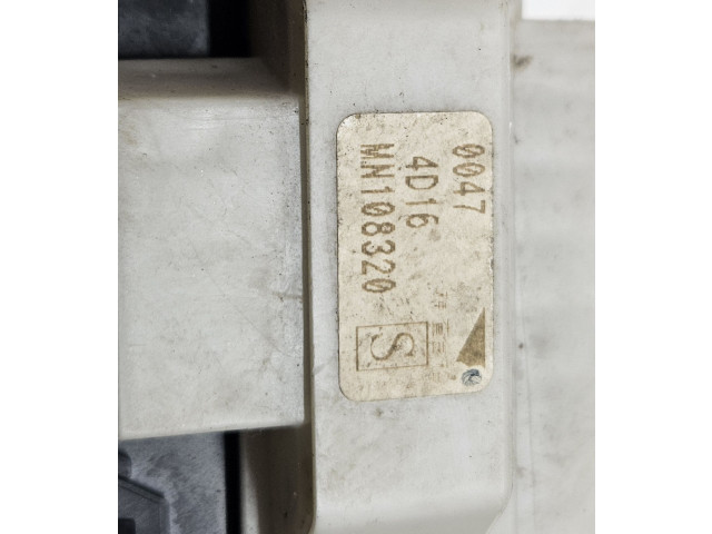 Блок предохранителей MN108320 Mitsubishi Colt