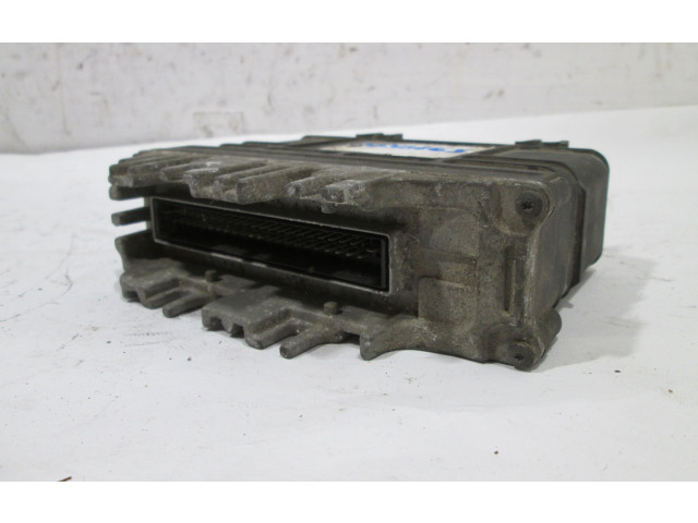 Řídící jednotka 032906030M   Volkswagen Golf III 1996