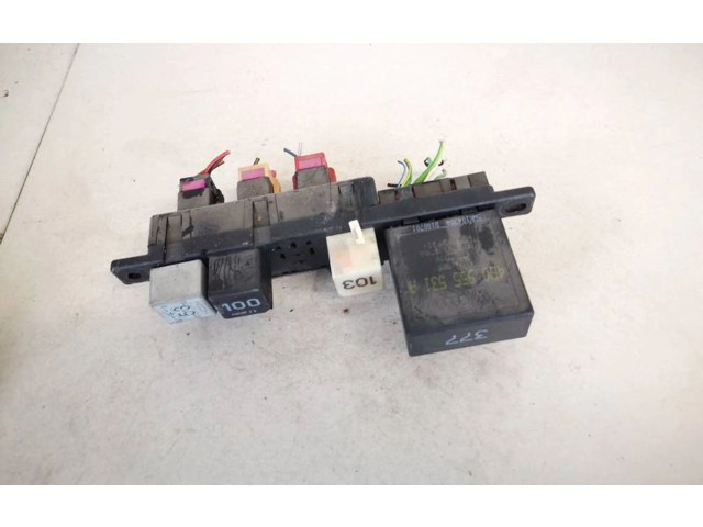 Блок предохранителей 8l0941822a, 896083000 Volkswagen Golf IV