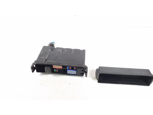   Pojistková skříňka 243817990A   Infiniti Q70 Y51 2016