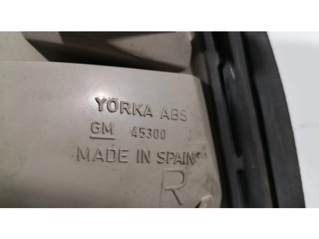 Задний фонарь правый сзади 45300, 4021 Opel Omega B1 1994-1999 года