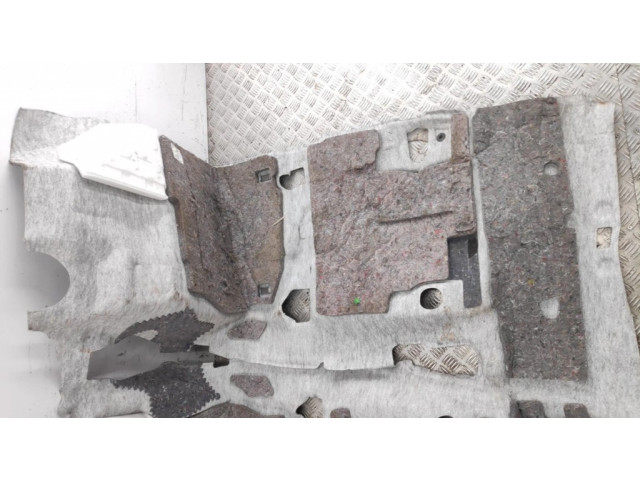 Передний ковер салона