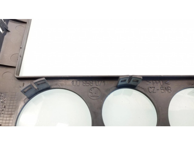 Другая деталь салона