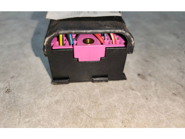 Блок предохранителей    Volkswagen Transporter - Caravelle T5    