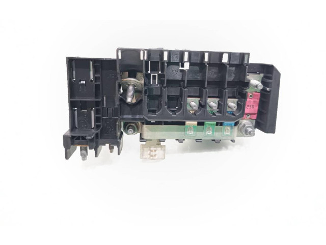 Блок предохранителей A2465401350   Mercedes-Benz A W176    