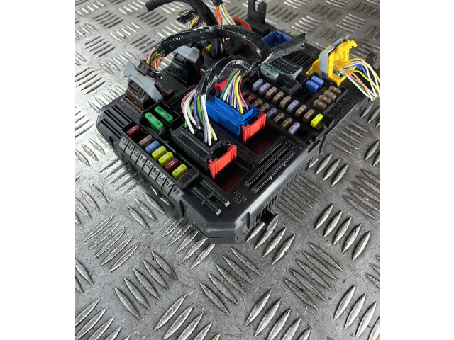 Блок предохранителей 9832881080, 983288108000   Peugeot 2008 II    