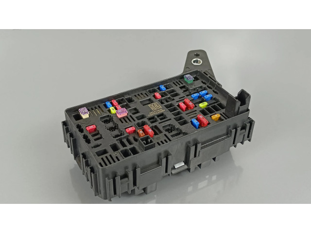 Блок предохранителей 68347016AD   Jeep Grand Cherokee WL    