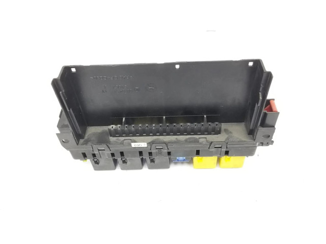 Pojistková skříňka A2305450201 Mercedes-Benz SLK AMG R172 2001