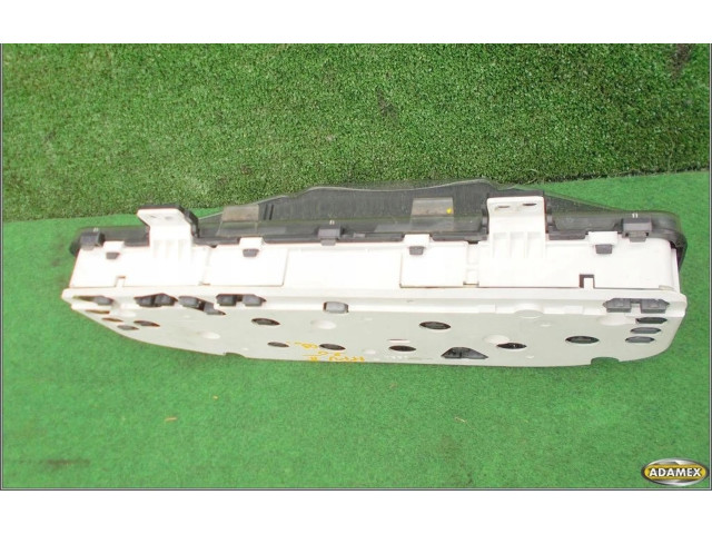 Панель приборов Mazda MPV II LW