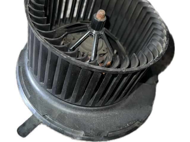 Вентилятор печки    61507323E   Volkswagen Golf Plus