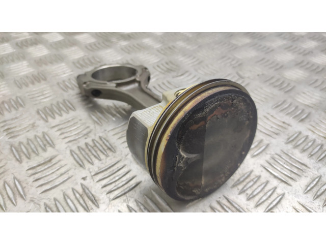 Поршень с шатуном Nissan 370Z для бензинового двигателя 3.7