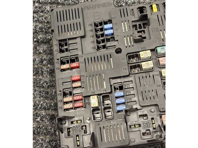 Блок предохранителей 31676132, 18192   Volvo XC90    