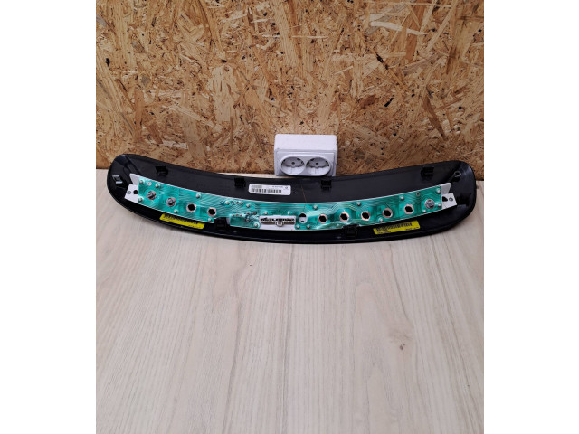 Блок предохранителей TN5057773147, GP4015   Chrysler Town & Country IV    