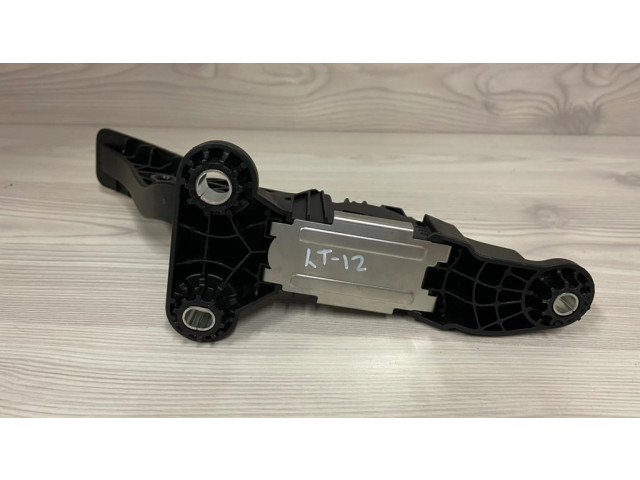 Педаль акселератора