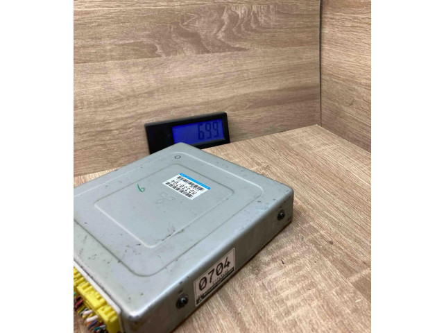 Блок управления двигателем ECU MD330704, E2T65680 Mitsubishi Colt