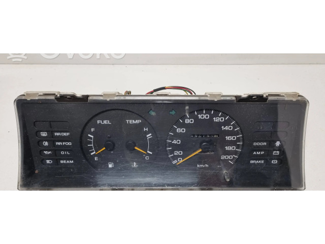 Přístrojová deska Nissan Sunny 1990