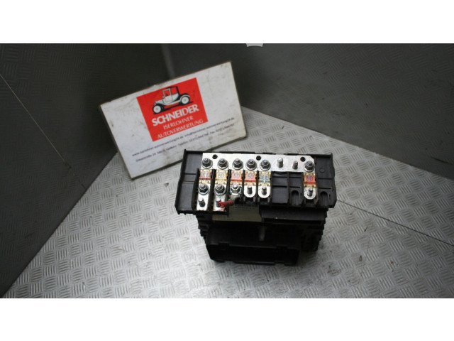 Блок предохранителей 1K0937821D Volkswagen Caddy