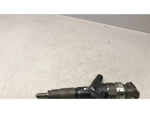 Vstřikovač 16613AA020   Subaru Outback  pro naftový motor 2.0  