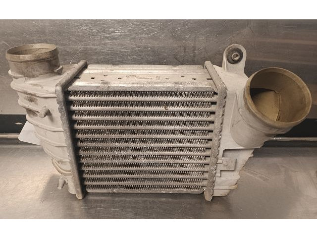 Интеркулер  8L9145806B   Audi TT Mk1 