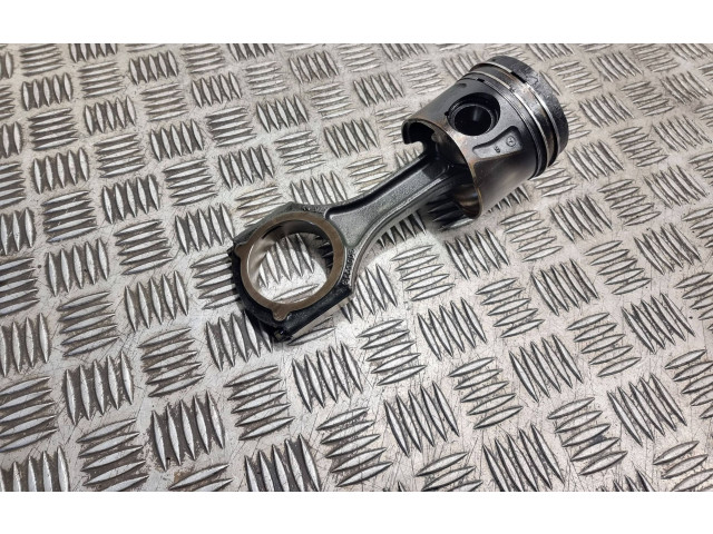 Píst 65100 Mercedes-Benz E W212 651.925