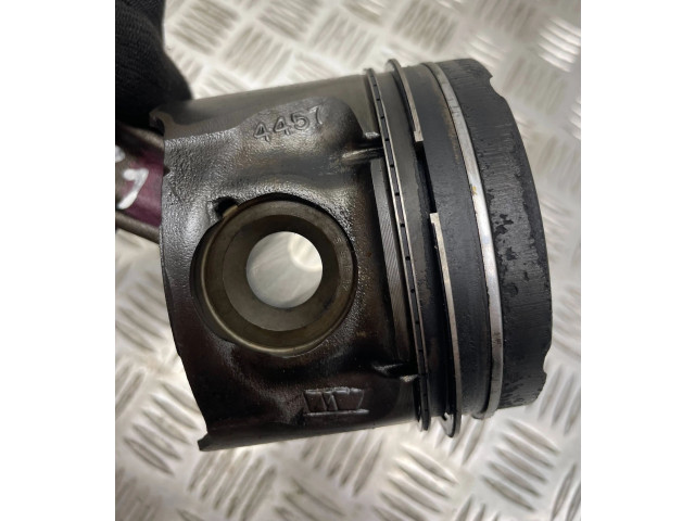 Шатун 4457 Chrysler Voyager